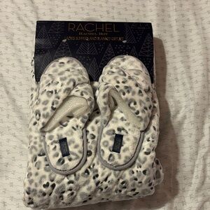 RACHEL Rachel Roy White and Black Slippers